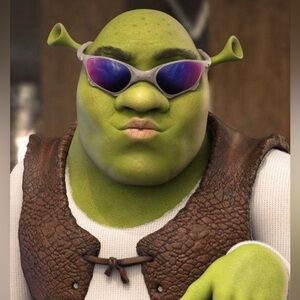 Meet your Posher, Chloe